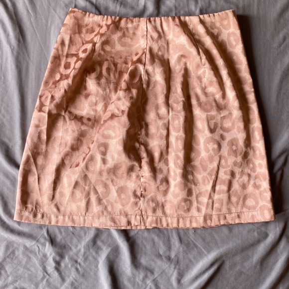Leopard print pink skirt - Picture 2 of 2